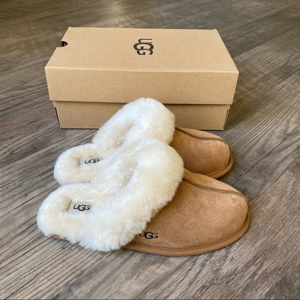 UGG Scuffette II Slippers in Chestnut size 8
